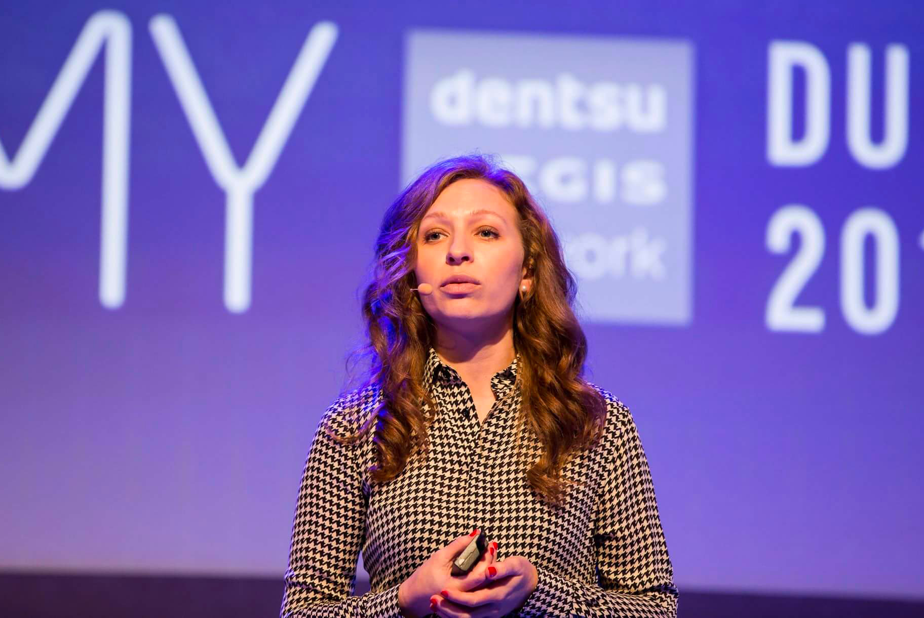 kara osborne dentsu dubai 2016